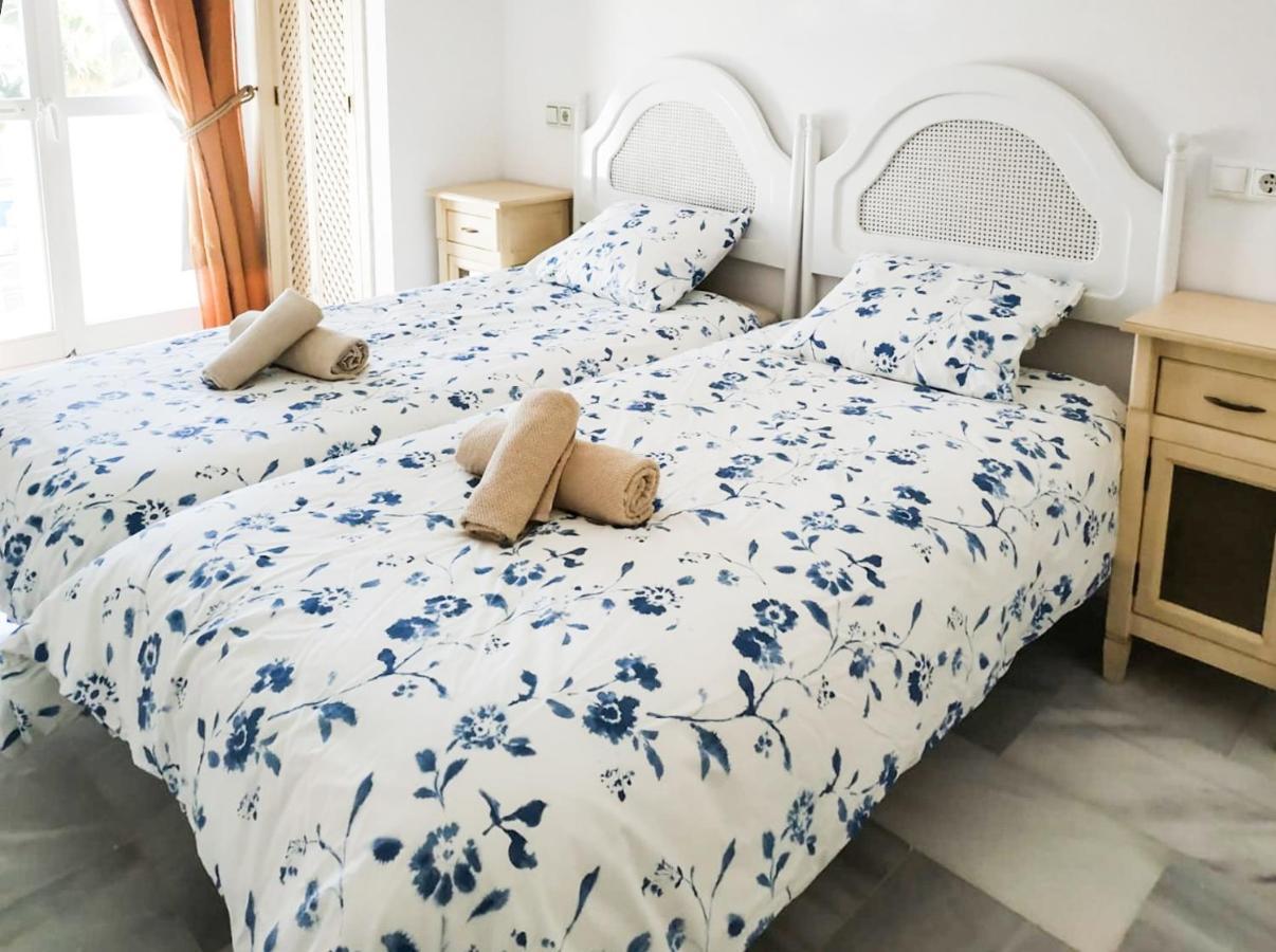 Homelystay-Benalmadena, Puerto Marina Esterno foto