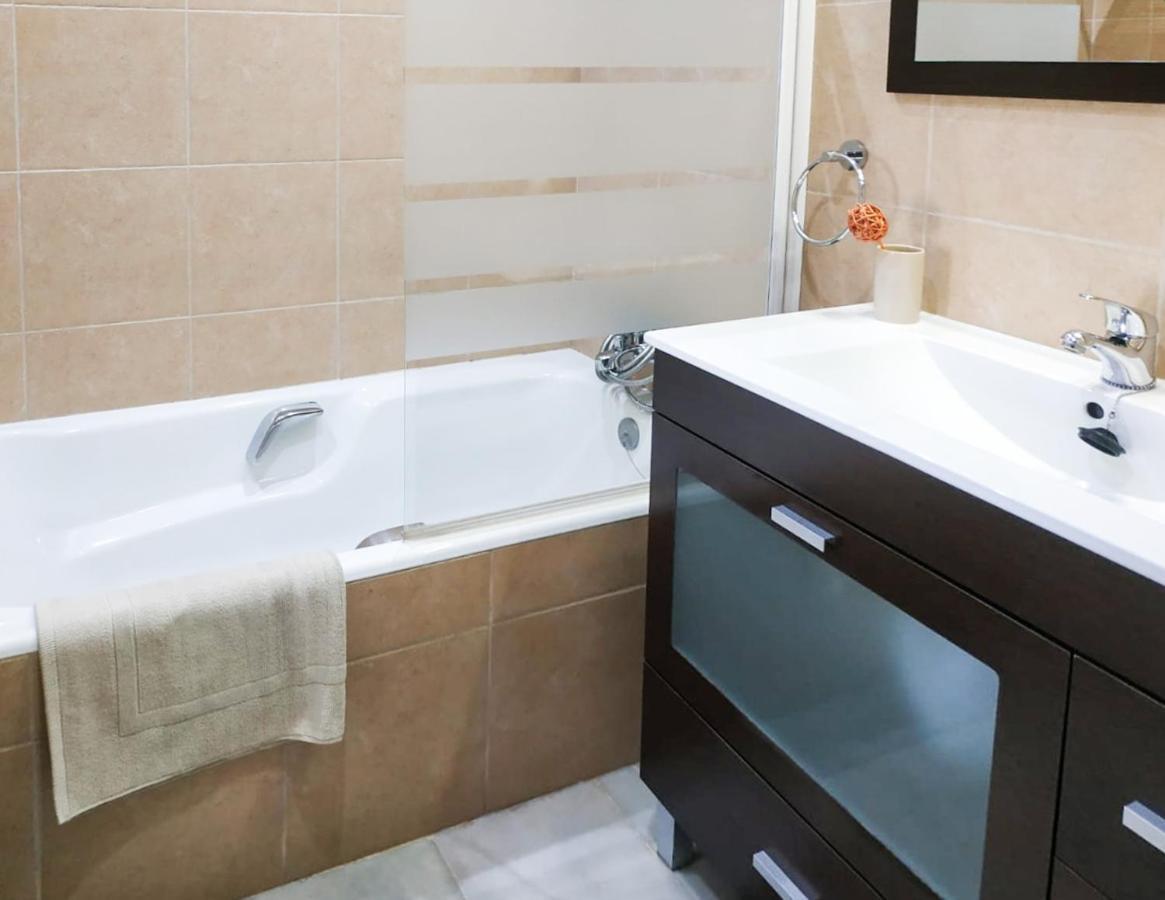Homelystay-Benalmadena, Puerto Marina Esterno foto